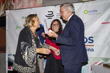 Los farmaceúticos de Las Palmas reconocen a las teldenses Pino Oliva y Mercedes Martín por sus 50 años de colegiada/TA.